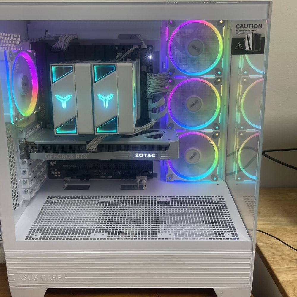 案例二一：RTX5060ti 白色遊戲主機